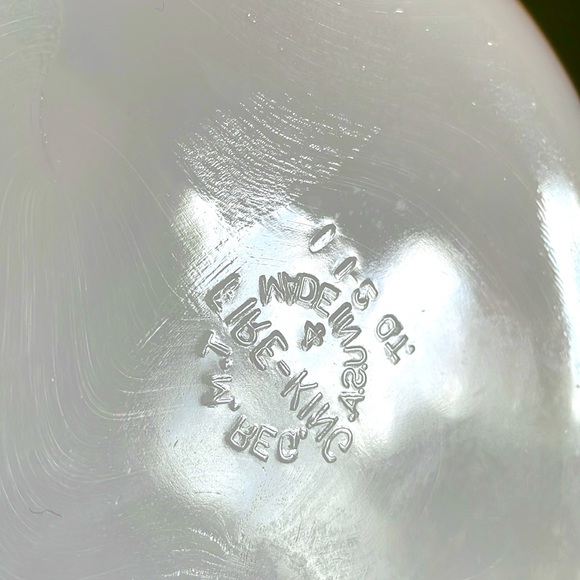 Fire-King Peach Lustre 1.5 Qt. Baking Dish - Picture 5 of 8